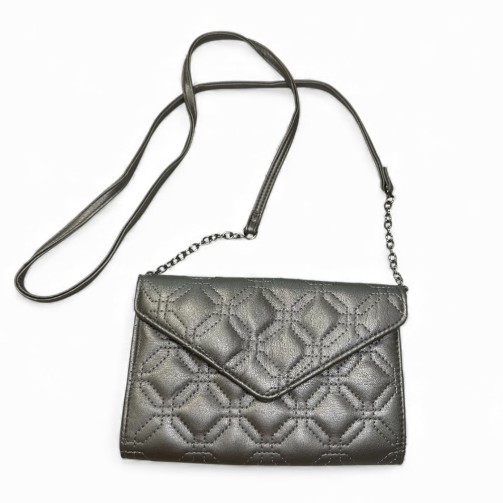 Elegant Quilted Silver Crossbody Bag/Wallet With Chain Straps